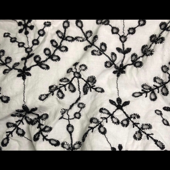 flower embroidered crop top - Picture 4 of 6